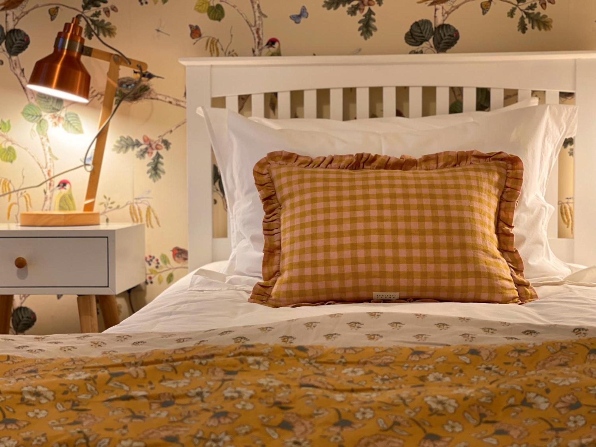 Woodpecker Lodge - Brook Meadow - Sleeps 4 Plus 2 - No Pets Маркет-Харборо Экстерьер фото